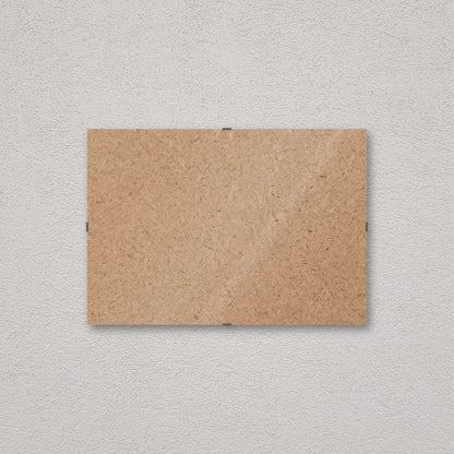 Il pannello solo vetro 21×30 cm a parete di traverso, senza stampa: attraverso il fronte si vede il retro in MDF
