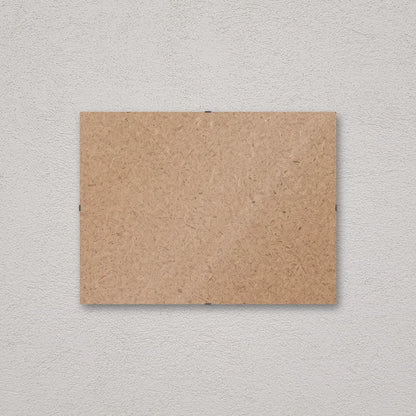 Il pannello solo vetro 30×40 cm a parete di traverso, senza stampa: attraverso il fronte si vede il retro in MDF