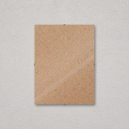 Il pannello solo vetro 30×40 cm a parete, senza stampa: attraverso il fronte si vede il retro in MDF