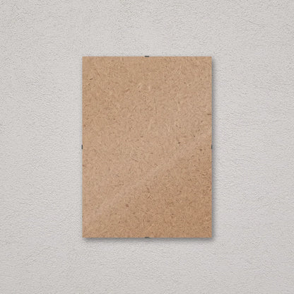 Il pannello solo vetro 30×42 cm a parete, senza stampa: attraverso il fronte si vede il retro in MDF
