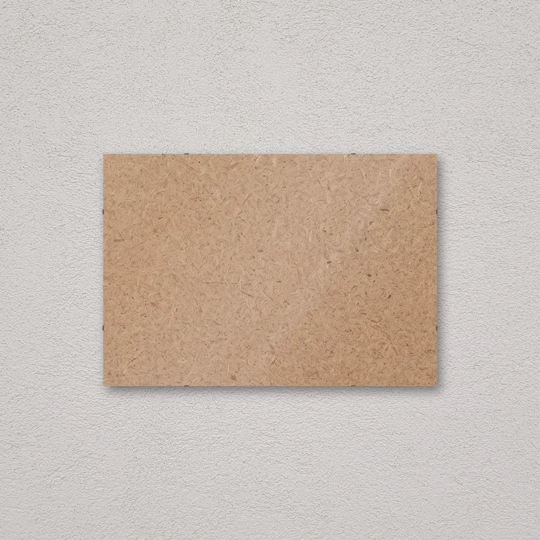 Il pannello solo vetro 48×69 cm a parete di traverso, senza stampa: attraverso il fronte si vede il retro in MDF